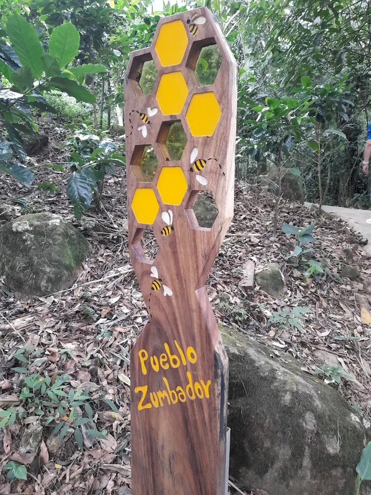 Pueblo Zumbador - Letrero